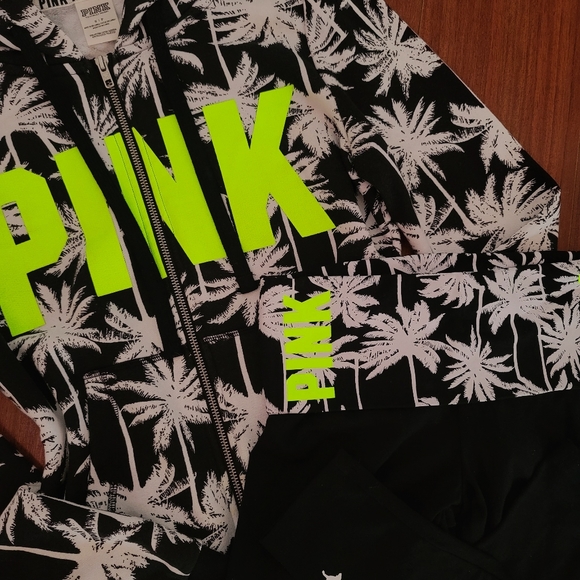 NWOT VS PINK palms set - Picture 2 of 5